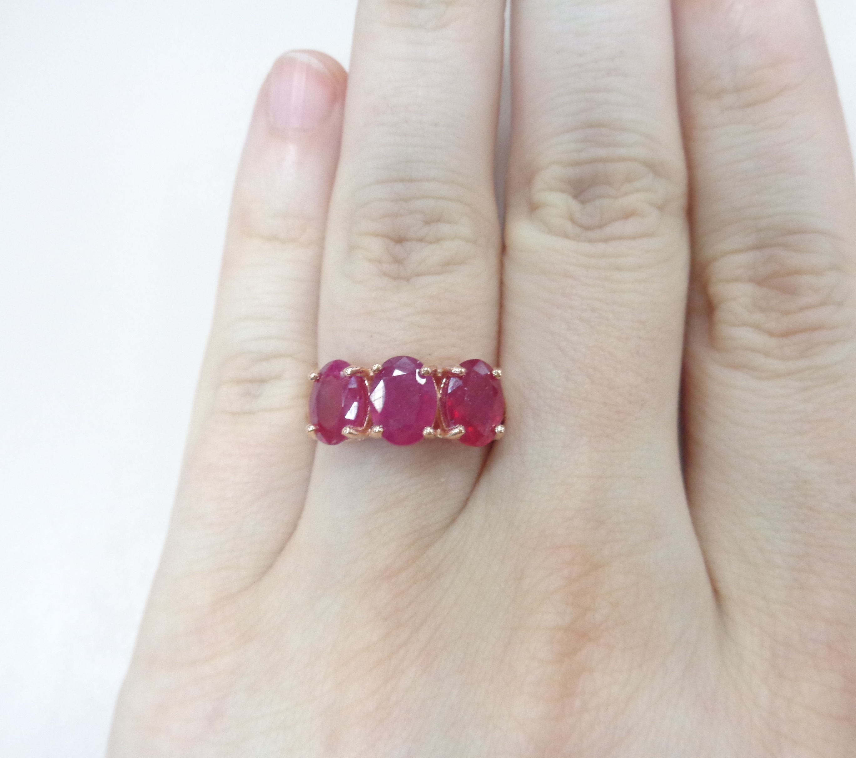 Серебряное кольцо с рубинами